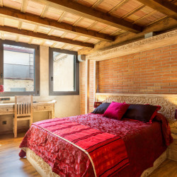 red-room-hotel-historic-girona-habitacion-singular-romantica-3